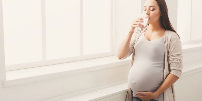 Easy Hydration Hacks for Pregnant Ladies