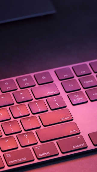 Why are cute pink keycaps the perfect gift for your partner?
